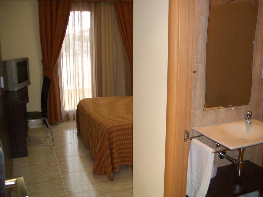 Hotel Pique Gandesa Room photo
